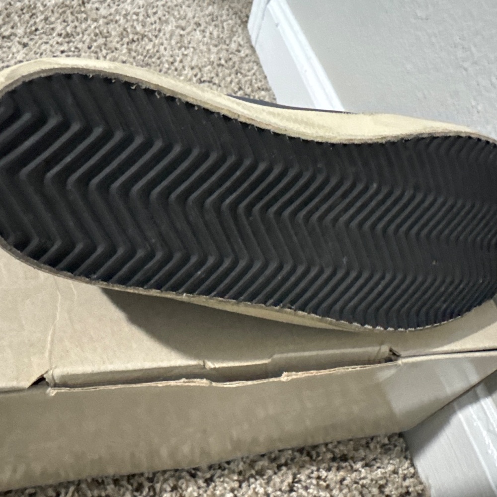 Golden Goose - Picture 5 of 7